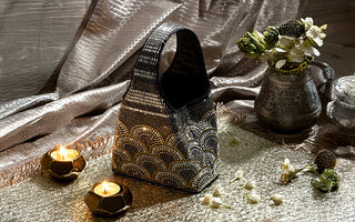 Stylish wedding bag to complete wedding outfit