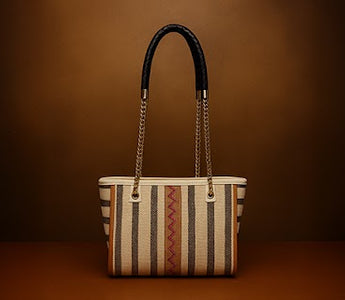 Pairing Trendy Bags with Bold Patterns